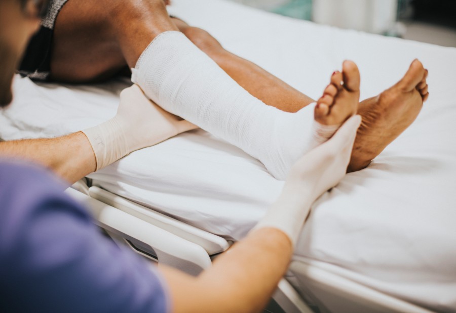 Which Is the Best Ankle Sprain Treatment in Noida for Faster Recovery?